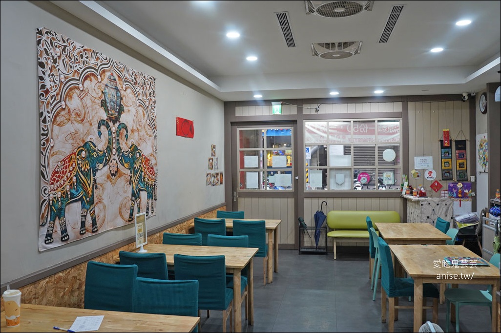 新莊美食 | 泰想吃雞，月亮蝦餅、炸雞、媽媽麵夭壽好吃！ @愛吃鬼芸芸