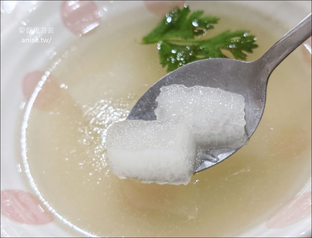 新莊美食 | 泰想吃雞，月亮蝦餅、炸雞、媽媽麵夭壽好吃！ @愛吃鬼芸芸