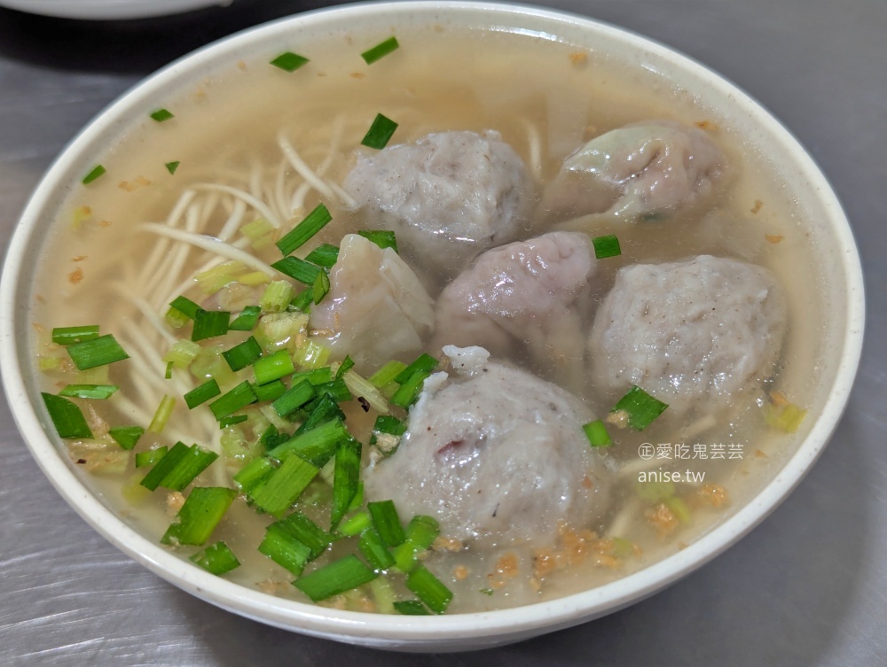 早吳吃麵，遠在礁溪田邊的早午餐店，卻是人潮滿滿！宜蘭礁溪美食(姊姊食記) @愛吃鬼芸芸