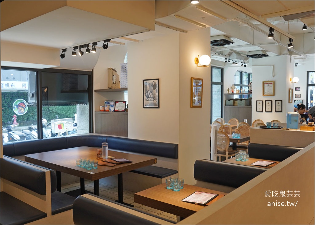 Gino Pizza 新北市第一家正統拿坡里冠軍Pizza (文末菜單)，還有君諾食品！寵物友善哦！ @愛吃鬼芸芸