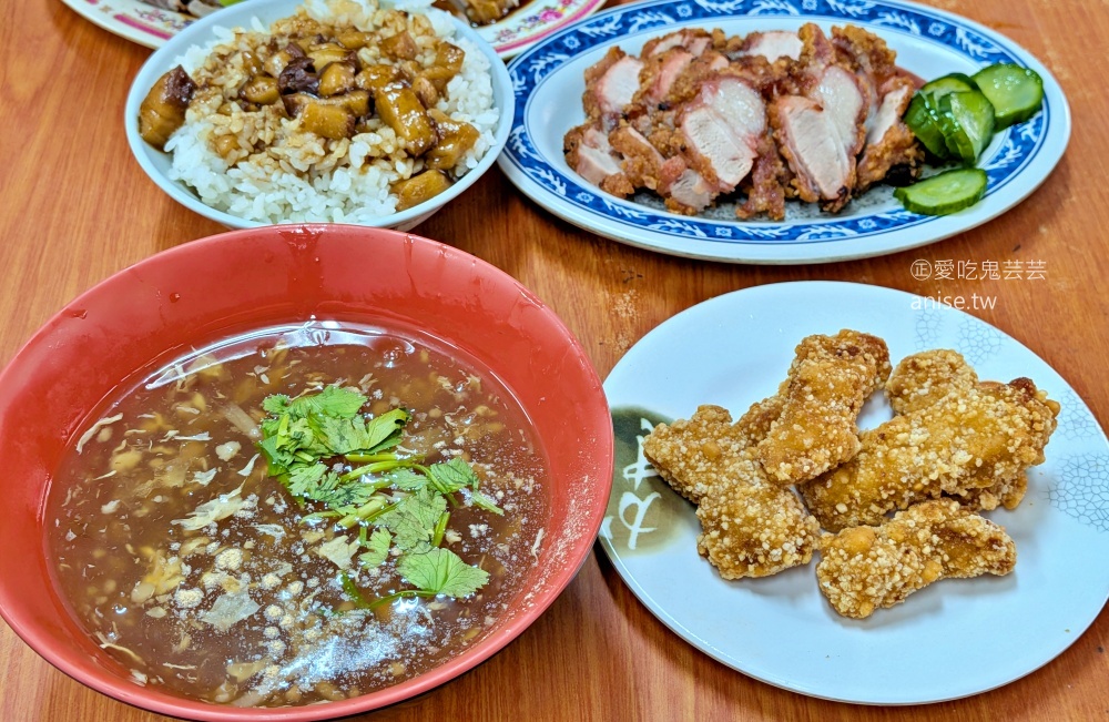 朝鮮味韓國料理，數十種小菜免費吃到飽，最愛炒泡麵、拌飯、海陸泡菜鍋！ @愛吃鬼芸芸