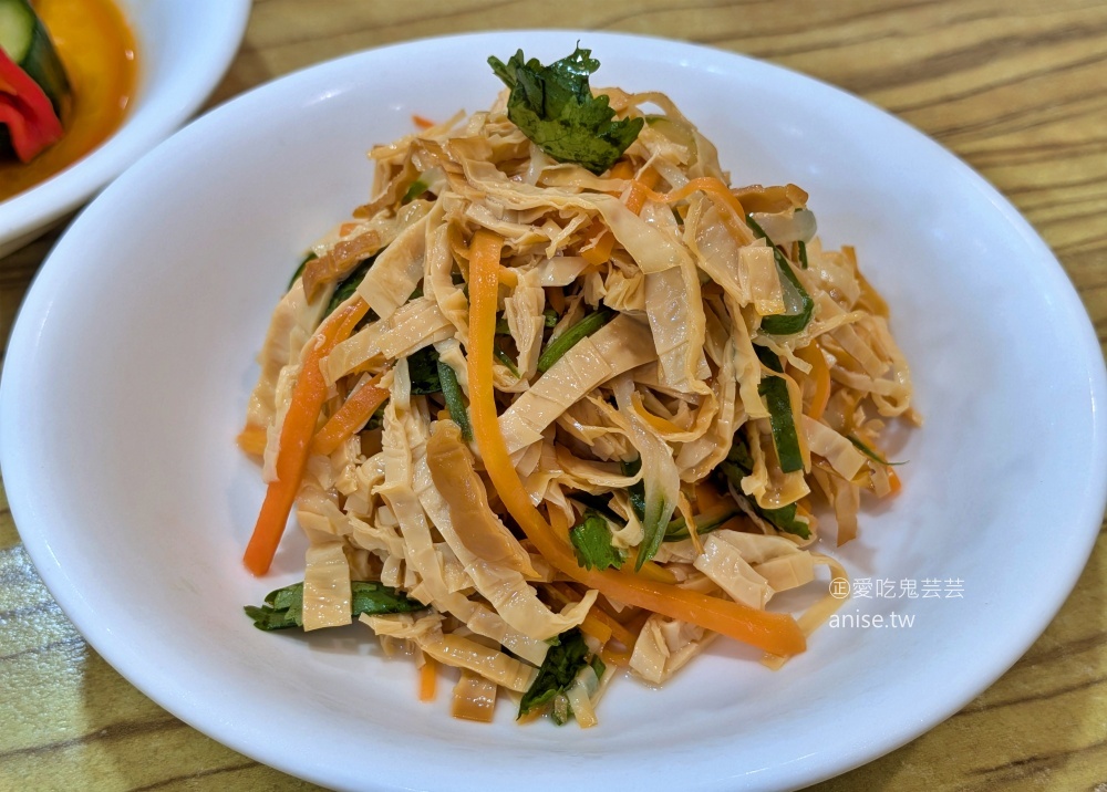 四木欣福新莊店，平價版的排骨蛋炒飯(姊姊食記) @愛吃鬼芸芸