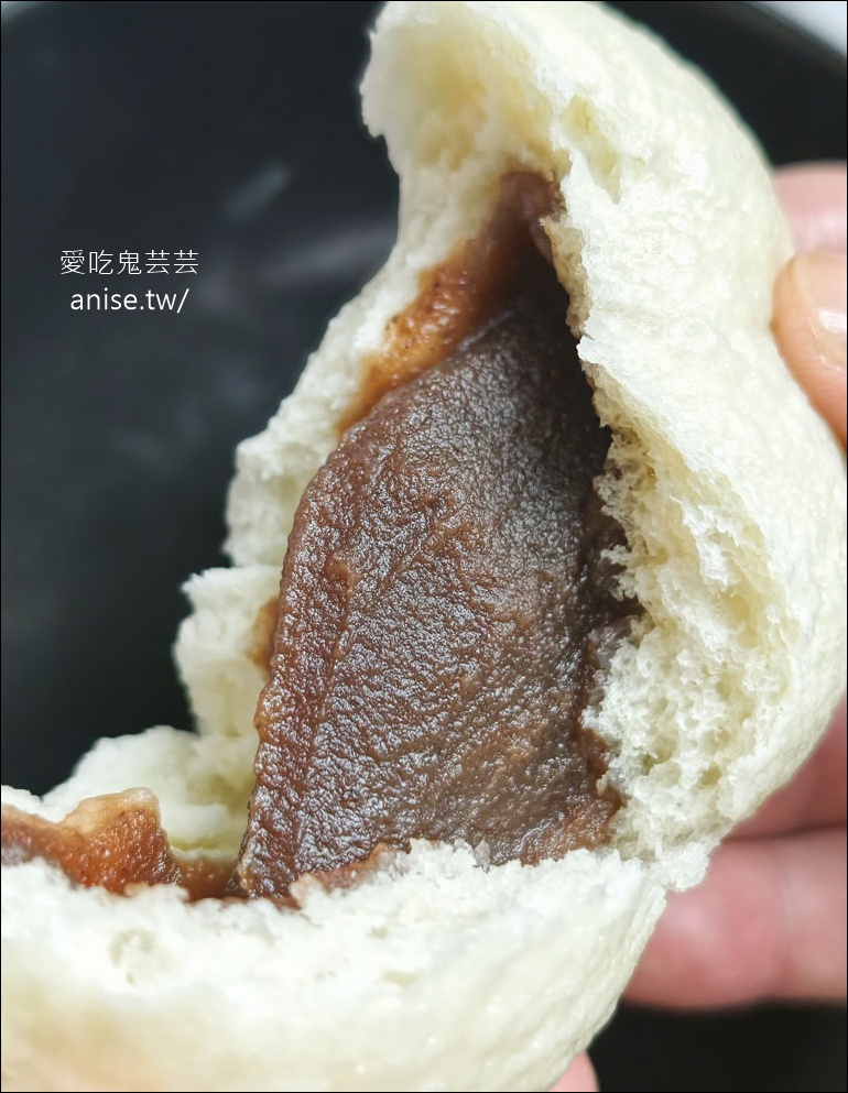 老上海包子-萬大店，老麵自然發酵，麵皮彈牙有嚼勁，每日手工現做！ @愛吃鬼芸芸