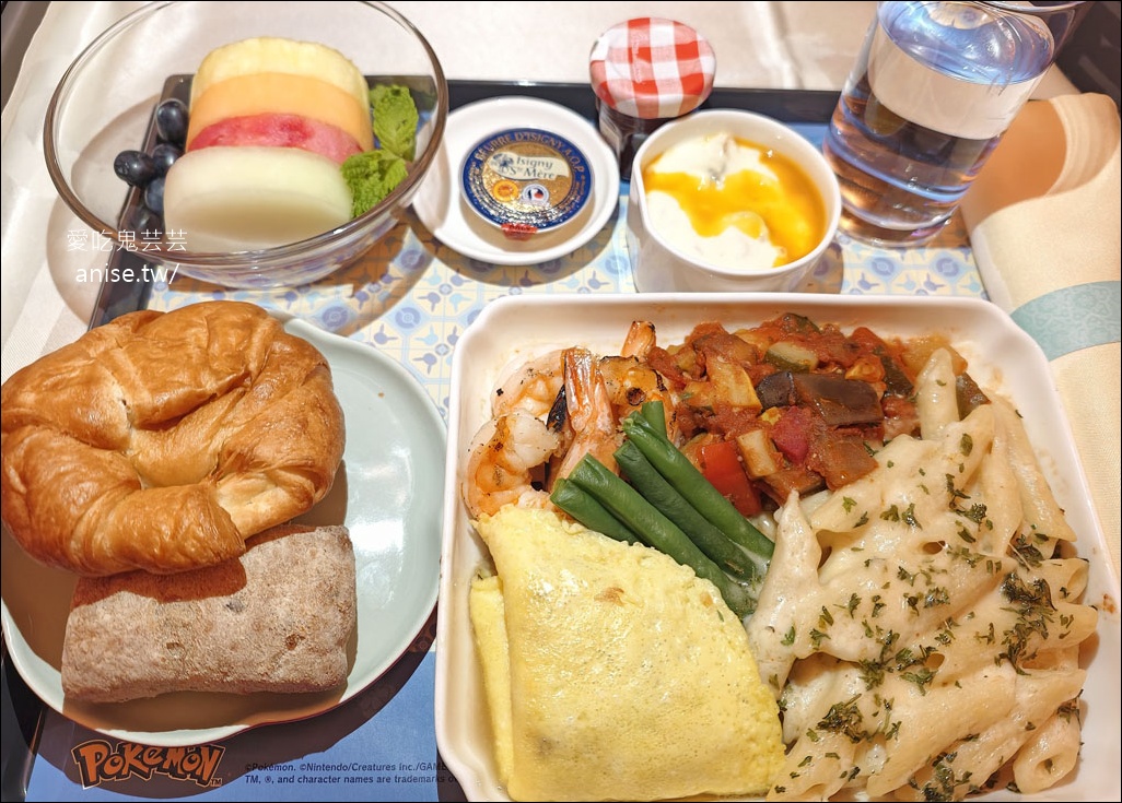 華航直飛鳳凰城！空中巴士 A350-900商務艙開箱，美洲直飛多航點超方便 (回程：西雅圖-台北) @愛吃鬼芸芸