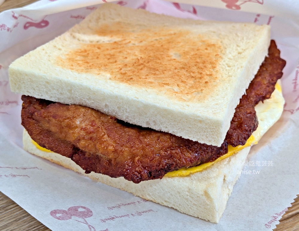 轉角晨食-酥皮蛋餅專賣，厚實肉蛋吐司好滿足，板橋江子翠站美食(姊姊食記) @愛吃鬼芸芸