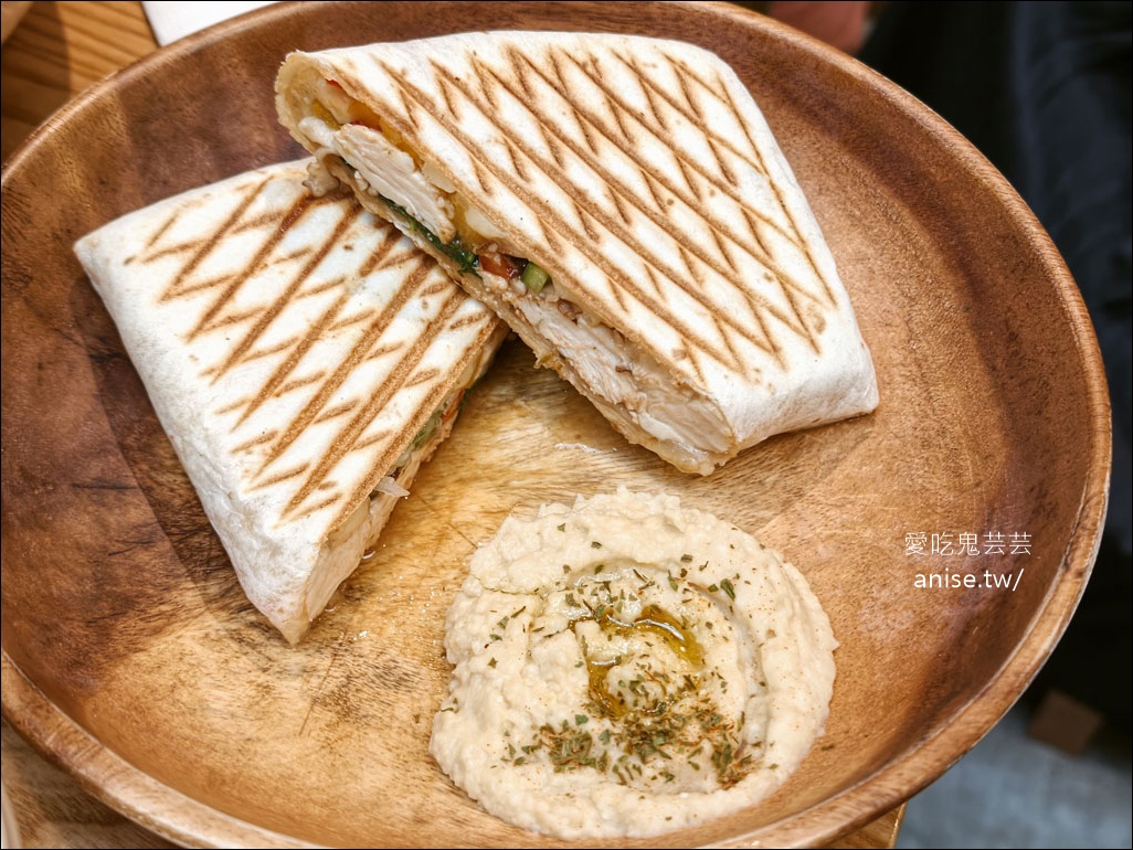 覺旅咖啡 南京復興店，環境舒適不限時、食物還不錯耶！ @愛吃鬼芸芸