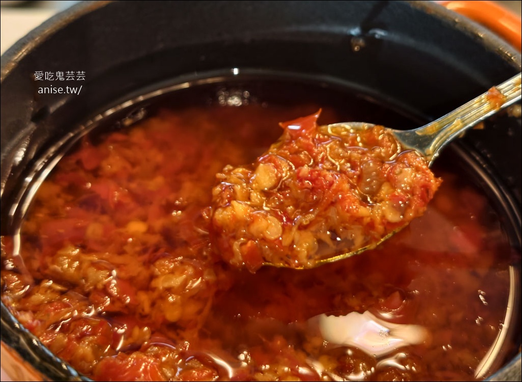 華航貴賓室 (第二航廈) D4貴賓室，刈包、現做牛肉麵必吃，還有哈根達斯冰淇淋！ @愛吃鬼芸芸