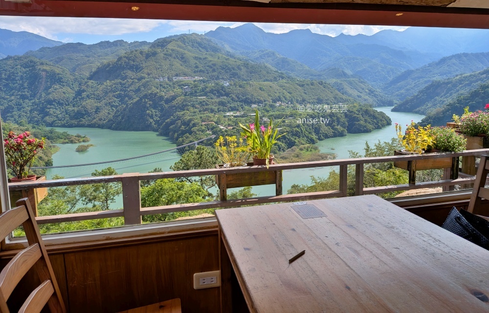 森鄰水岸景觀咖啡館，豬肋排大份量滿足，俯瞰桃園溪口台地的美景(姊姊食記) @愛吃鬼芸芸