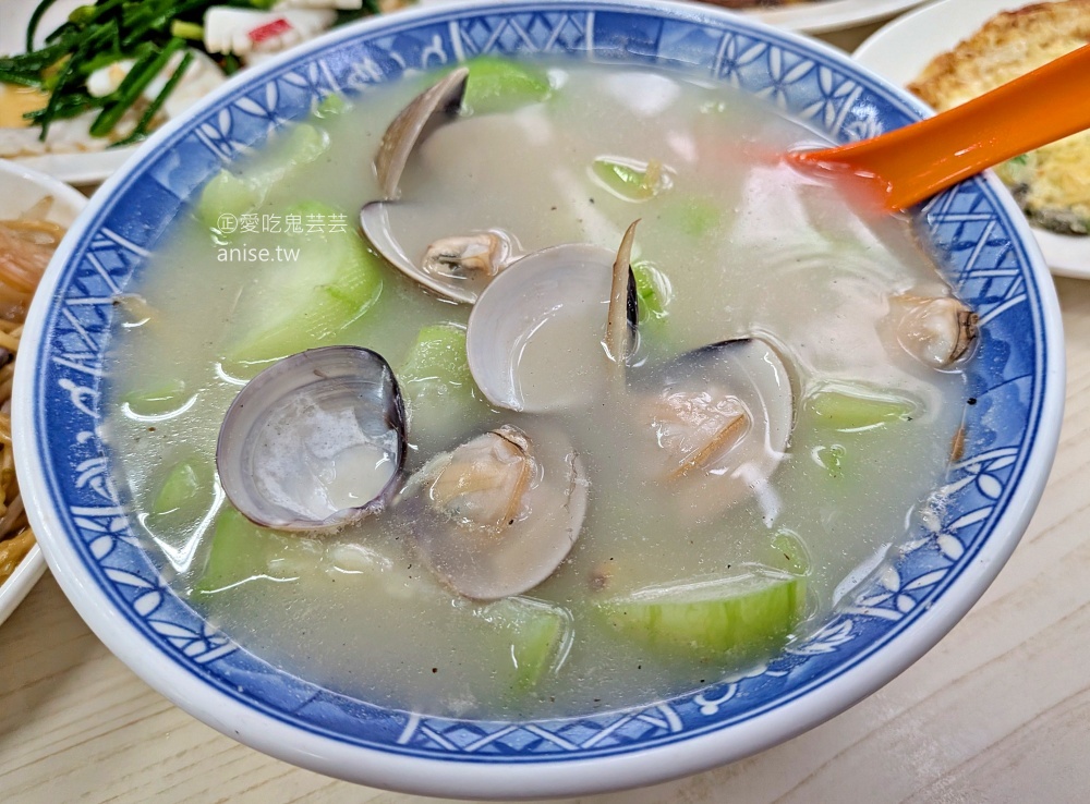 吳師大眾飯店，六條通裡的平價熱炒店，捷運中山站美食(姊姊食記) @愛吃鬼芸芸