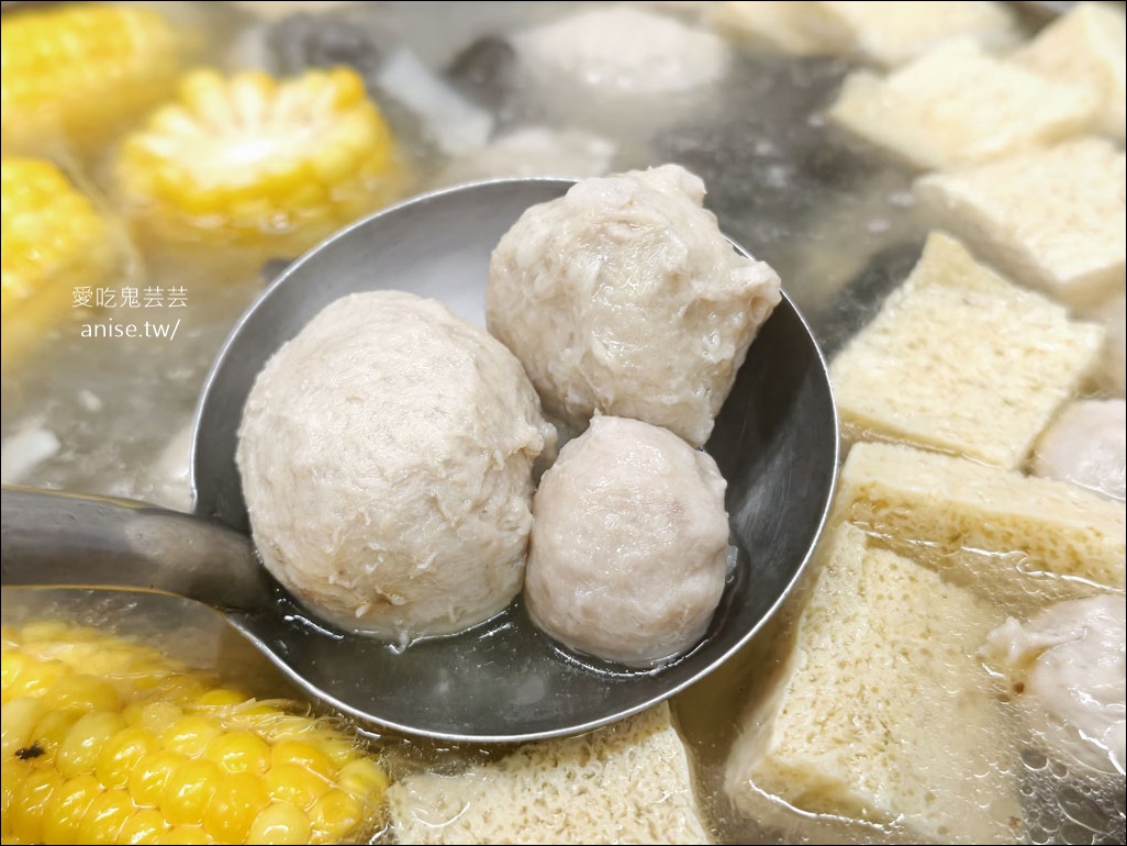 月明薑母鴨 新莊店，傳說中被薑母鴨耽誤的竹筍雞湯店 @愛吃鬼芸芸