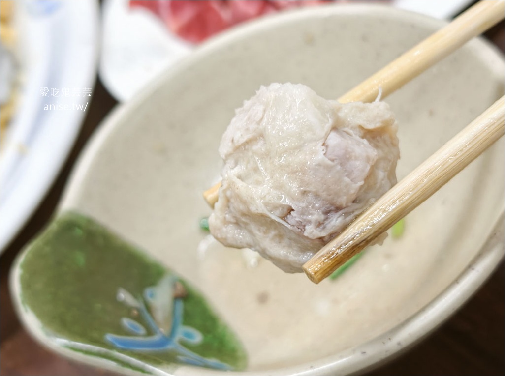 月明薑母鴨 新莊店，傳說中被薑母鴨耽誤的竹筍雞湯店 @愛吃鬼芸芸
