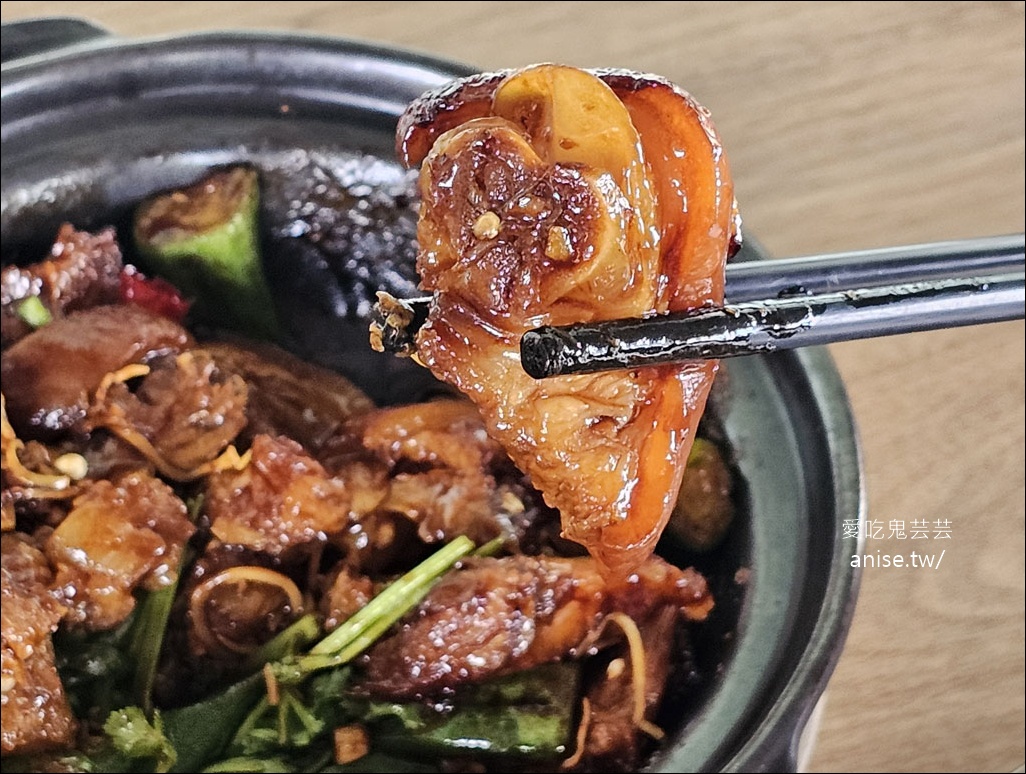 吉隆坡肉骨茶 | 95茶餐室(95生骨肉骨茶)，在地人帶路超爆好吃乾肉骨茶 @愛吃鬼芸芸