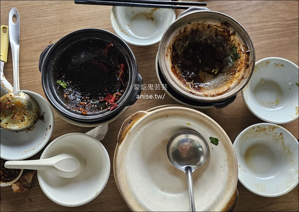 吉隆坡肉骨茶 | 95茶餐室(95生骨肉骨茶)，在地人帶路超爆好吃乾肉骨茶 @愛吃鬼芸芸